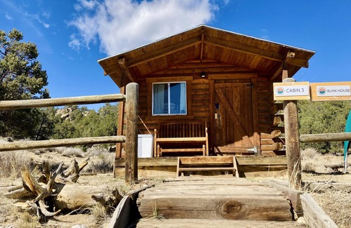 Buena Vista Cabin | Mountain View Shared Bunkhouse: 1 Room Bunkhouse without a bathroom. 3 sets of twin bunk beds Contact us to book the full bunkhouse.