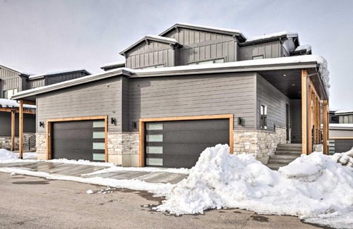Ogden House | Mountain-View Townhome Near Powder Mountain!