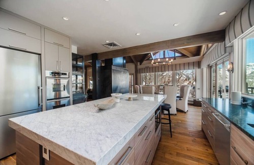 Red Mountain House | Mountain View Villa by Luxuri