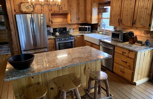 Morganton House | Mountain Views, Log Cabin, Quiet Area - Lily's Lookout