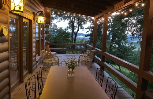 Morganton House | Mountain Views, Log Cabin, Quiet Area - Lily's Lookout
