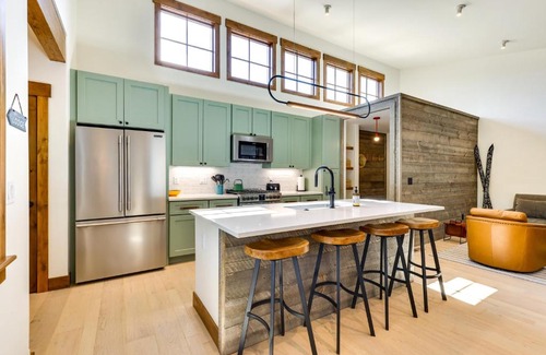 Grand Lake House | Mountain Views Luxurious Grand Lake Escape!