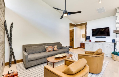 Grand Lake House | Mountain Views Luxurious Grand Lake Escape!