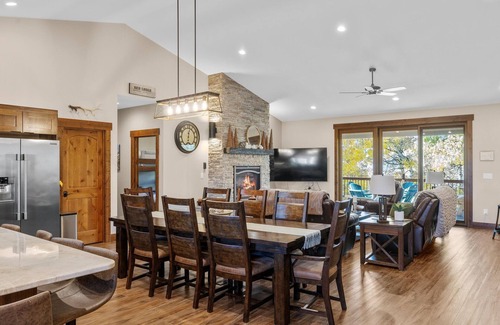 Red Lodge House | Mountain Views, spacious and Newly built, Dog Friendly, Wi-Fi, A/C and Garage- Willow Creek Hideaway