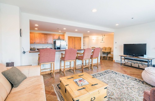 Mountain Village Condo | Mountain Views From Every Window In This Outdoor Escape