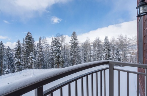 Mountain Village Condo | Mountain Views From Every Window In This Outdoor Escape