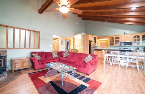 Strawberry House | Mountain Views w/ Pool Table, Game Room and BBQ