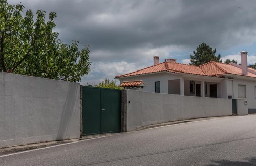 Caminha House | Mountain Villa with Swimming Pool