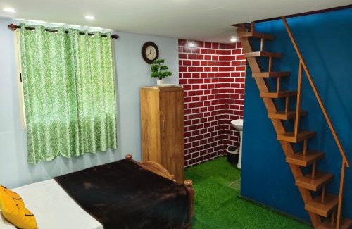 Madikeri House | Mountain village view homestay