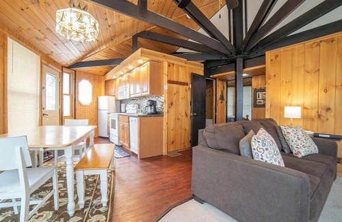 Riverside Villa | Mountain Villas