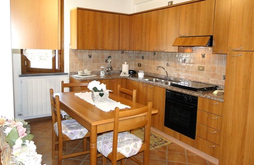Careggine Villa | Mountain Villetta, stunning views, own pool, walk 2 restaurants, WIFI