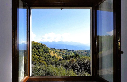 Careggine Villa | Mountain Villetta, stunning views, own pool, walk 2 restaurants, WIFI