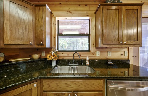 Broken Bow Cabin | Mountain Vista: Stunning 50-Mile Views, Seclusion, Beavers Bend Author's Cabin