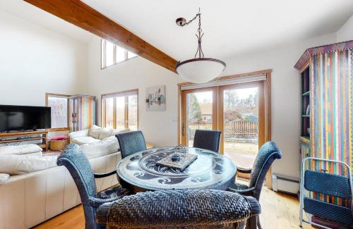 Willowbrook Meadows House | Mountain Vistas