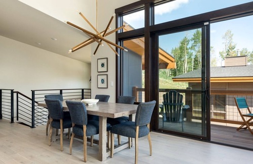 Silverthorne House | Mountain Zen - Pet Friendly, Luxury Mountain Home