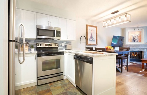 Blackcomb Condo | Mountainside 2Br/2Ba - Hot Tub/Pool/Free Parking