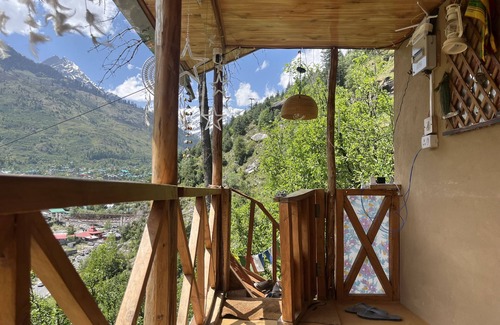 Bashisht House | Mountainside Bliss: Find Peace and Comfort at Our Mud House in Manali