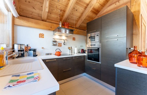 Les Claux Ski Chalet | Mountainside chalet with sauna and jacuzzi 200m from the slopes