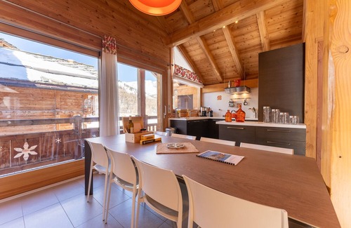 Les Claux Ski Chalet | Mountainside chalet with sauna and jacuzzi 200m from the slopes