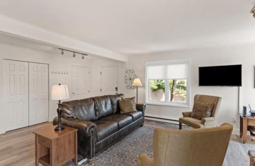 Steamboat Springs Apartment | Mountainside Cozy Walk to Gondola Hot Tub Condo