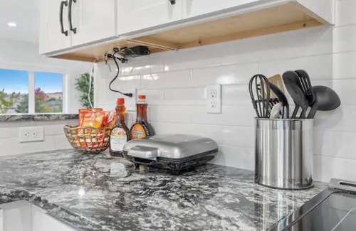 Vernon House | Mountainside Luxury Entertainer | Game Room & Deck
