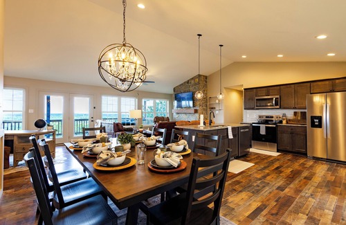 Front Royal House | Mountainside VUE with Hot tub!