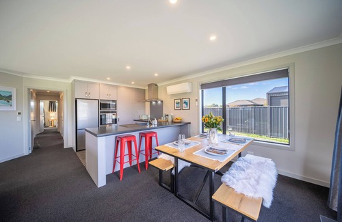 Te Anau House | Mountainview Escape - Te Anau Holiday House