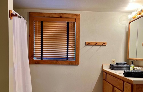 Highland Pines Cabin | Mountainview Lodge - Prescott Cabin Rentals