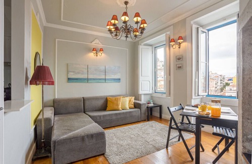 Socorro Apartment | Mouraria · Bright Tailor Made Apartment by the Castle