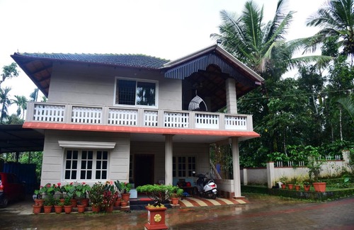 Mudigere House | Mourya Homestay - 2BH, Estate, Balcony