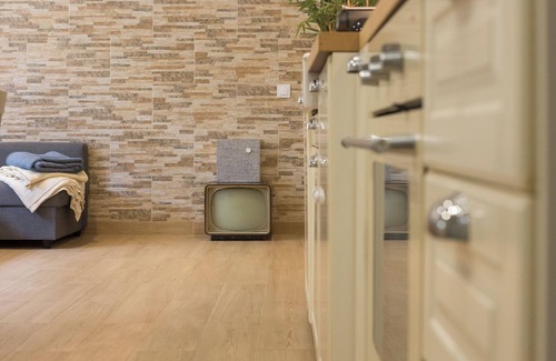 Cacilhas Apartment | Movie Lovers House. Central, quiet and close to Lisbon.