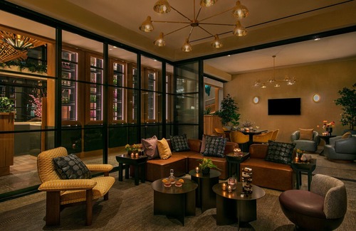 Williamsburg Hotel | Moxy Brooklyn Williamsburg