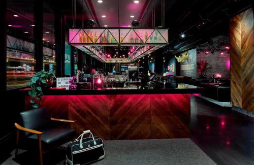 Uptown Hotel | MOXY Minneapolis Uptown