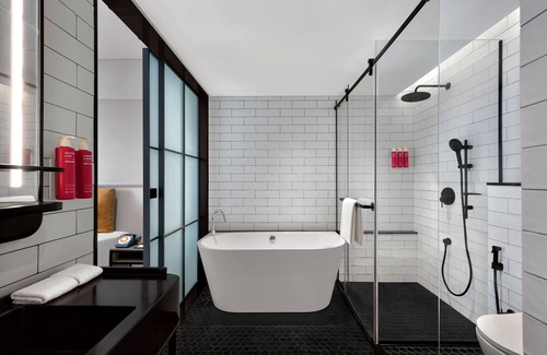 Andheri West Hotel | Moxy Mumbai Andheri West