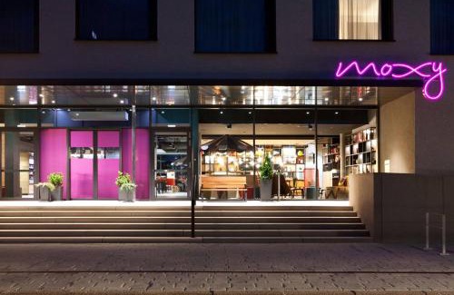Rust Hotel | Moxy Rust