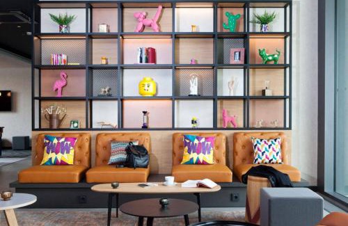 Rust Hotel | Moxy Rust