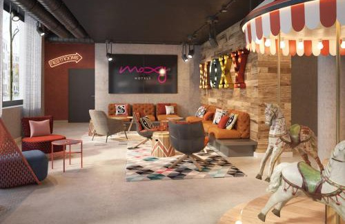 Rust Hotel | Moxy Rust