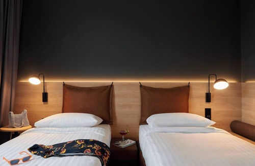 Biot Hotel | Moxy Sophia Antipolis