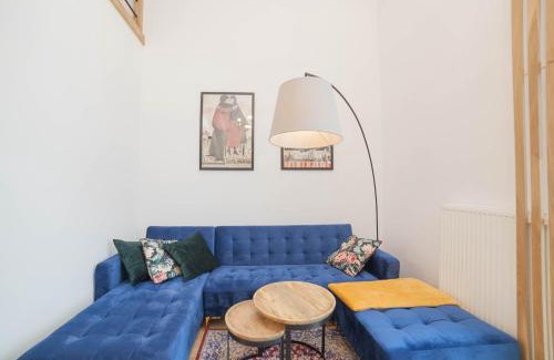 Mragowo Apartment | Mrągowo dwupoziomowy Apartament Indygo 85m2 z widokiem na jezioro