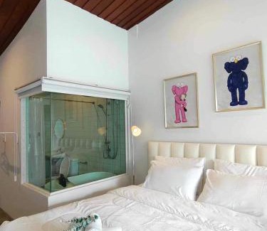 Bangkok City Centre Apartment | Mr Black & Ms White -Self Check in accommodation