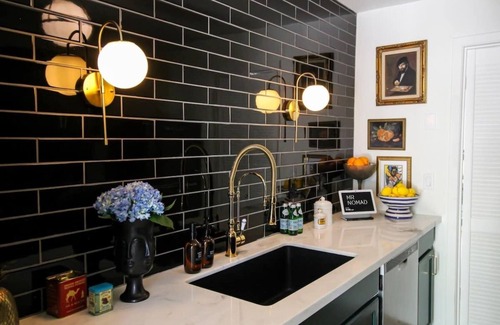 Turtle Creek House | Mr. Nomad: Parisian PopHouse in Uptown
