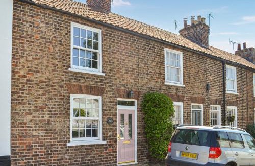 Lund House | Mrs Cracker's Cottage