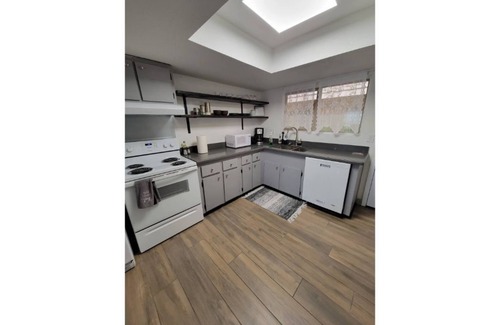 North Mountain Condo | Msg for 5%off 2Bed1Bath KingQueenBeds NorthPHX