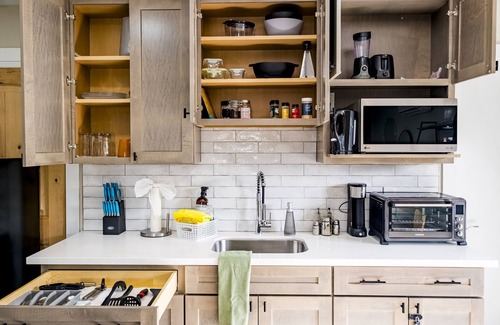 Sands West Neighborhood Apartment | Msg for 5%off King Bed Pool Yard Remodeled Guesthouse Glendalen