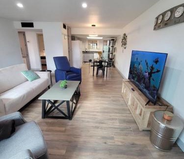 North Mountain Apartment | Msg for 5percent off 2Bed1Bath KingQueenBeds NorthPHX