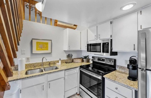 Mount Adams Apartment | Mt. Adams 1BR | Free Parking