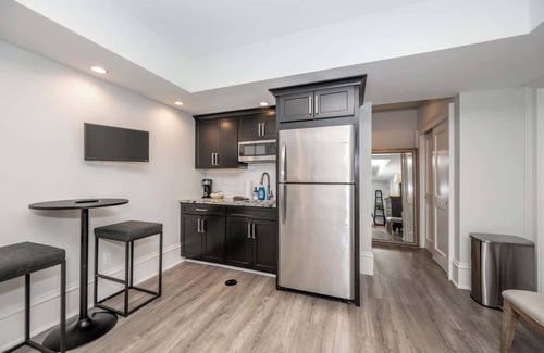 Mount Adams Apartment | Mt. Adams Nest Studio for 2