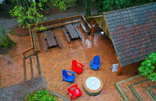 Glacier House | Mt Baker Den, Sleeps 4