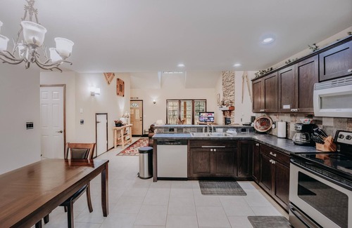 Warnick House | Mt. Baker Lodging Cabin 89 - Sleeps 4!