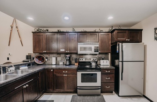 Warnick House | Mt. Baker Lodging Cabin 89 - Sleeps 4!